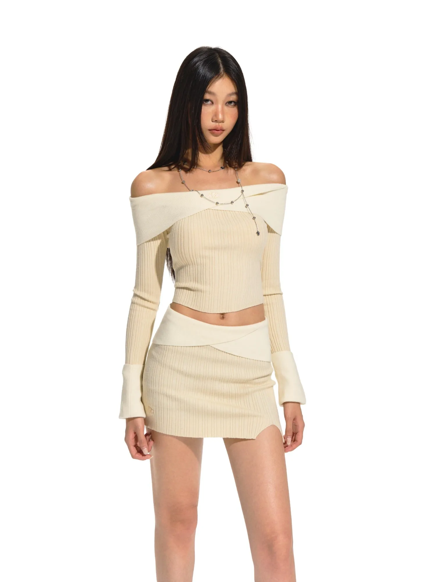 Assorted Colors Set Beige Knit Skirt