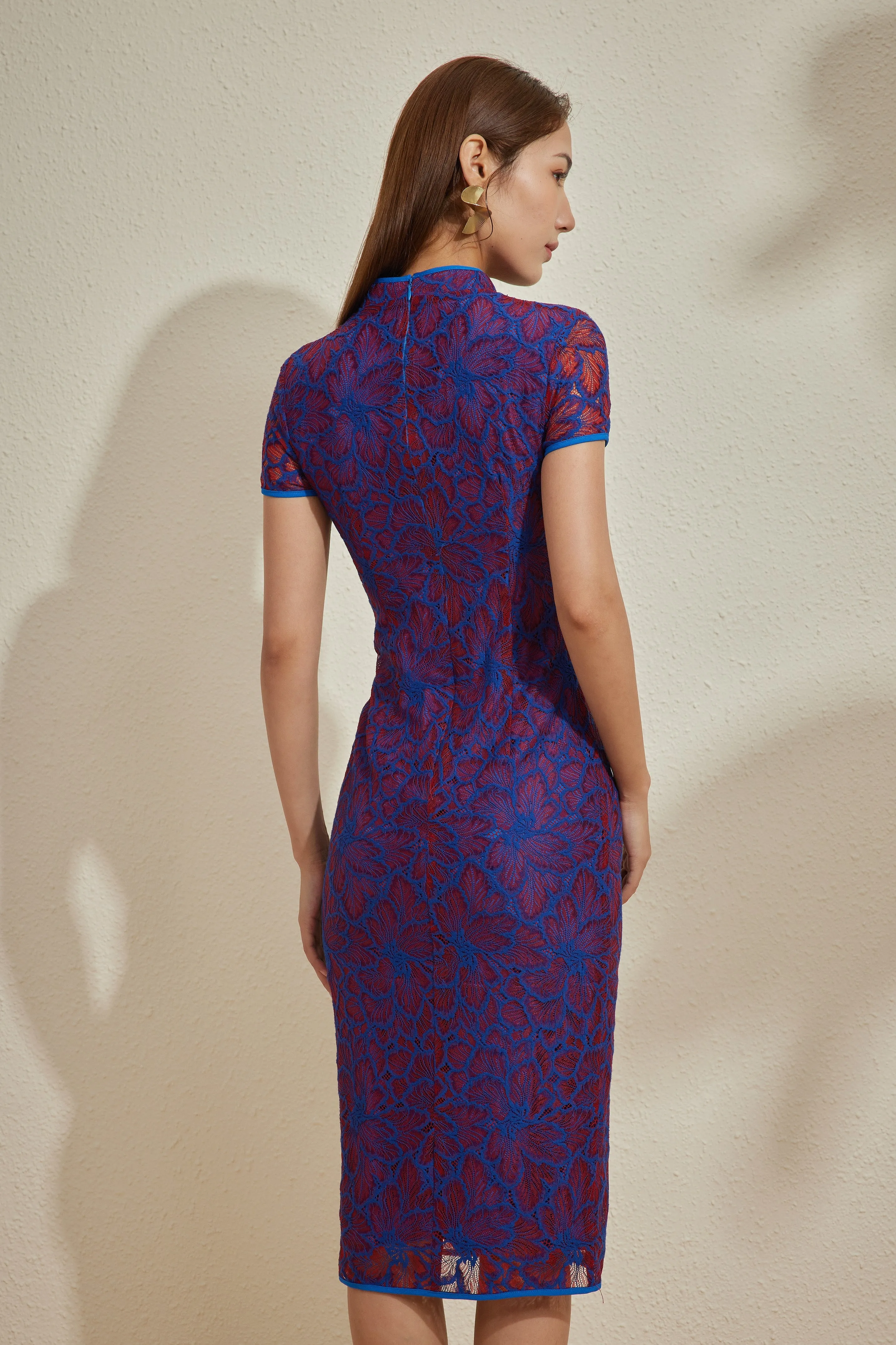 VINTAGE HSI SHIH IN COBALT PEONY